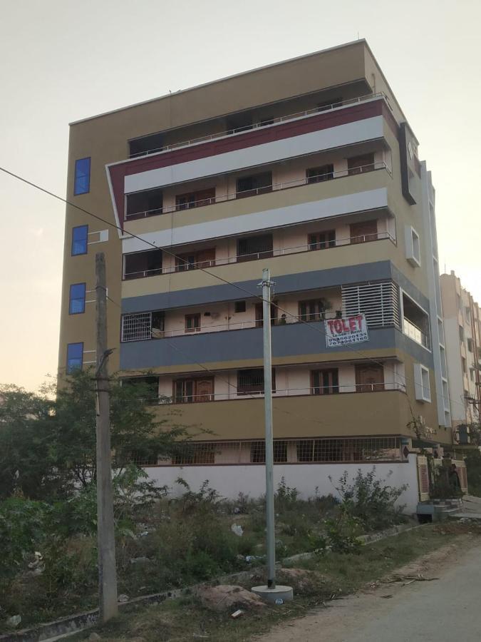 Sls Homestay - Luxury Ac Service Apartments 1Bhk, 2Bhk, 3Bhk - Direct Flyover To Alipiri Tirumala Gate - Walk To Ps4 Pure Veg Restaurants, Supermarkets - Near To National Highway & Padmavathi Amma Temple - Modular Kitchen, Living Room -Free Superfast Tirupati Luaran gambar