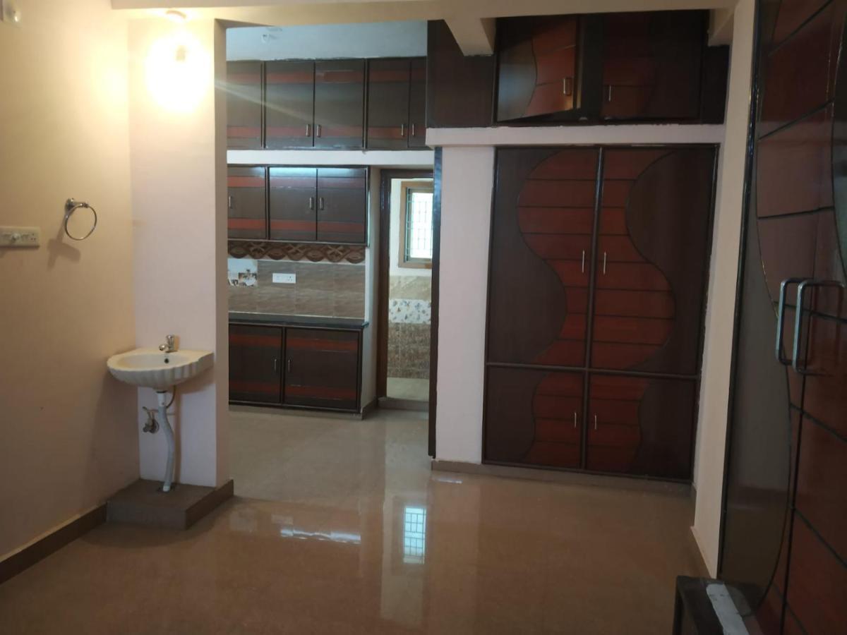Sls Homestay - Luxury Ac Service Apartments 1Bhk, 2Bhk, 3Bhk - Direct Flyover To Alipiri Tirumala Gate - Walk To Ps4 Pure Veg Restaurants, Supermarkets - Near To National Highway & Padmavathi Amma Temple - Modular Kitchen, Living Room -Free Superfast Tirupati Luaran gambar