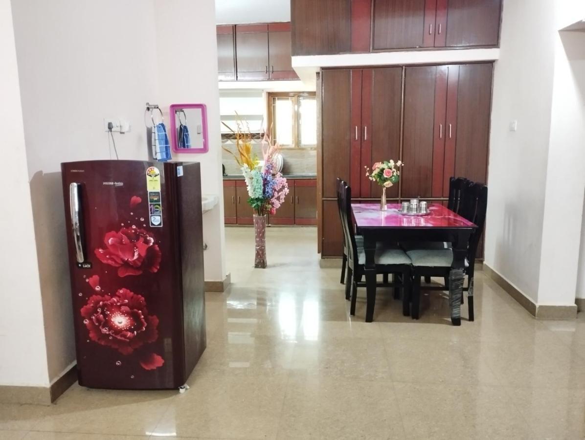 Sls Homestay - Luxury Ac Service Apartments 1Bhk, 2Bhk, 3Bhk - Direct Flyover To Alipiri Tirumala Gate - Walk To Ps4 Pure Veg Restaurants, Supermarkets - Near To National Highway & Padmavathi Amma Temple - Modular Kitchen, Living Room -Free Superfast Tirupati Luaran gambar