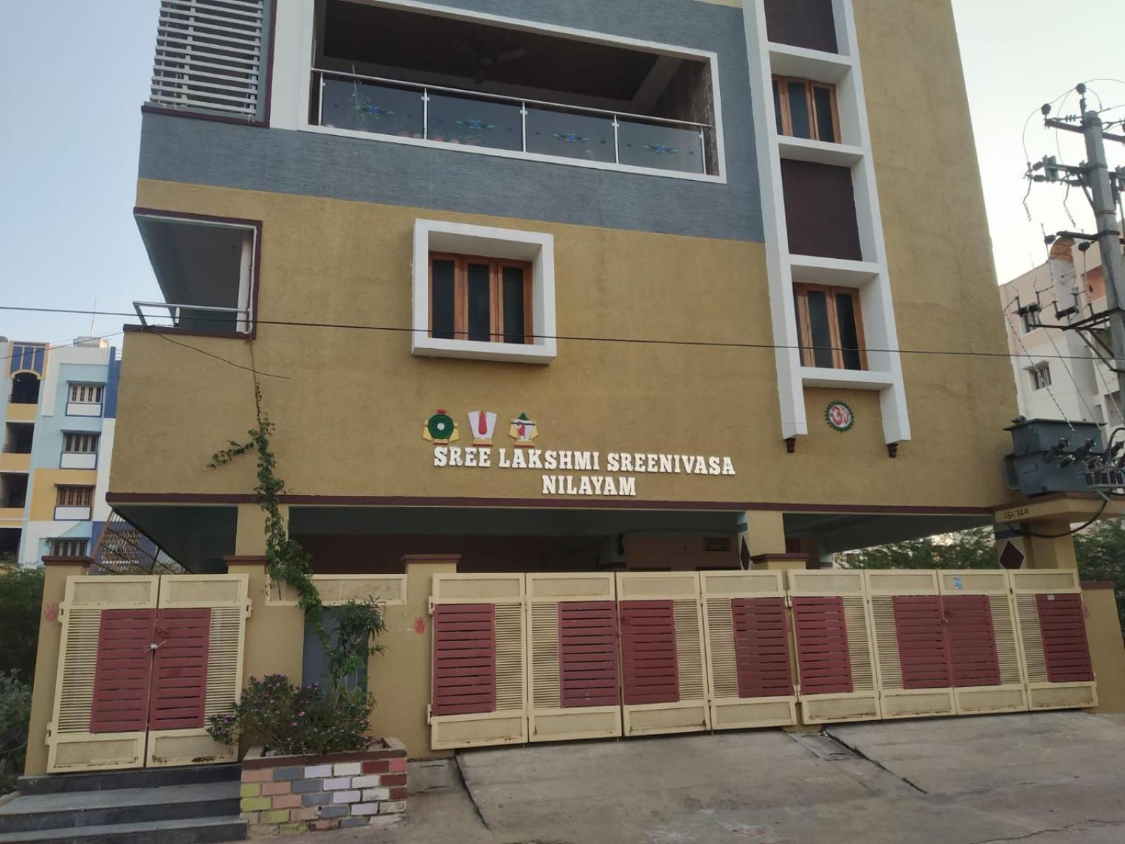 Sls Homestay - Luxury Ac Service Apartments 1Bhk, 2Bhk, 3Bhk - Direct Flyover To Alipiri Tirumala Gate - Walk To Ps4 Pure Veg Restaurants, Supermarkets - Near To National Highway & Padmavathi Amma Temple - Modular Kitchen, Living Room -Free Superfast Tirupati Luaran gambar