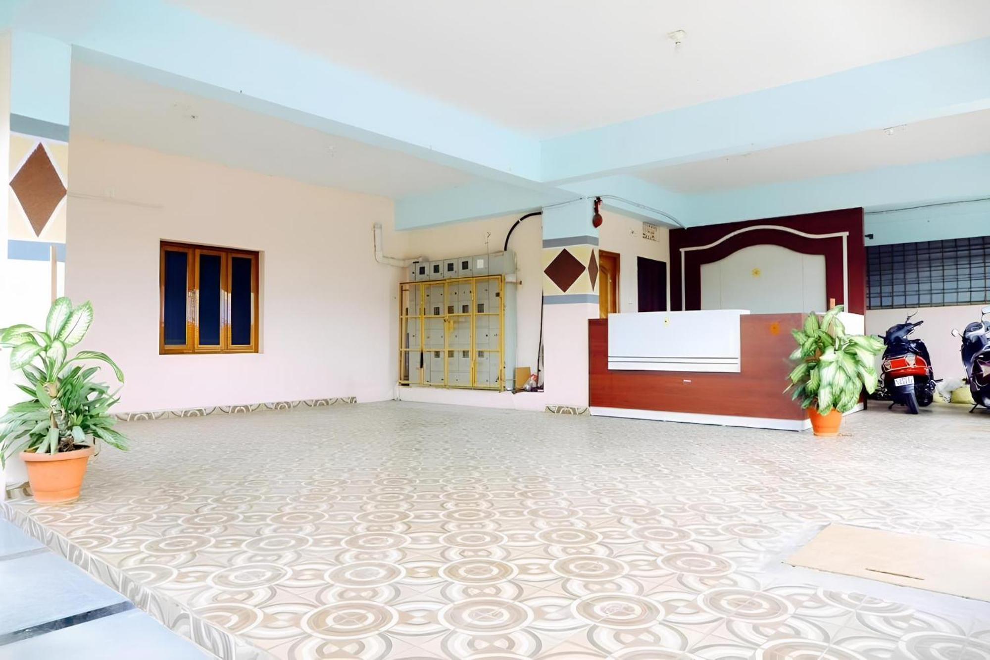 Sls Homestay - Luxury Ac Service Apartments 1Bhk, 2Bhk, 3Bhk - Direct Flyover To Alipiri Tirumala Gate - Walk To Ps4 Pure Veg Restaurants, Supermarkets - Near To National Highway & Padmavathi Amma Temple - Modular Kitchen, Living Room -Free Superfast Tirupati Luaran gambar